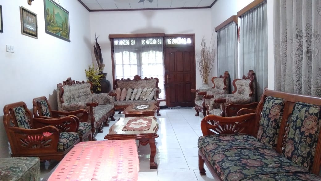 Rumah 2 Lantai Depan Jalan Raya, Daerah Duren Sawit, Jakarta Timur