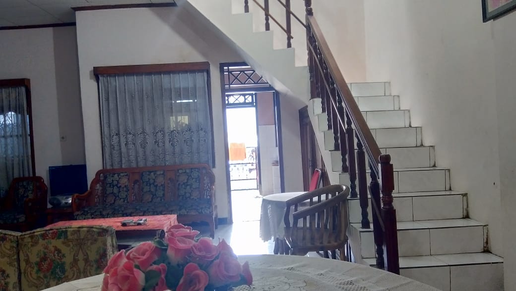 Rumah 2 Lantai Depan Jalan Raya, Daerah Duren Sawit, Jakarta Timur